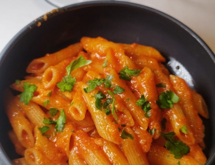 LITERARY DISHES, LE RICETTE DEL SALOTTO. IL DELITTO È SERVITO.
