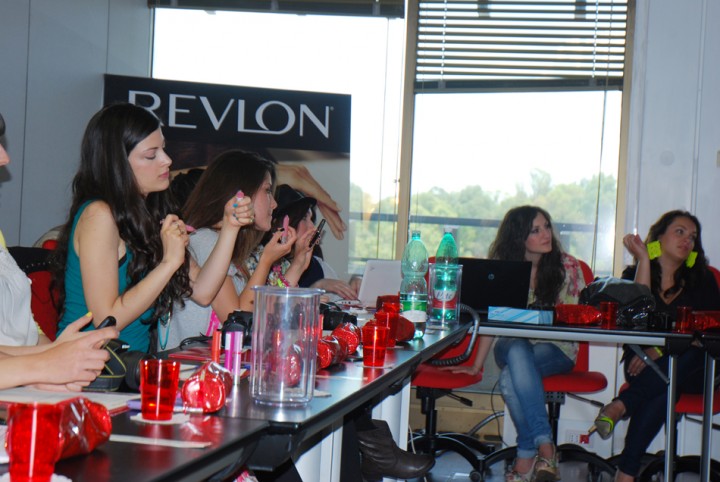 Revlon Fashion Writing ne hanno scritto...
