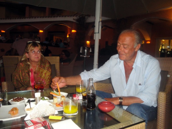 Cocktail a Porto Cervo con il gioielliere Fawaz Gruosi