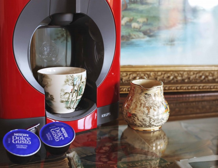 NESCAFÉ DOLCE GUSTO E LA MIA OBLO COFFEE MACHINE DI KRUPS