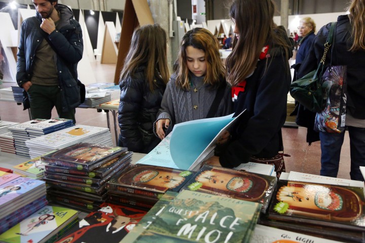 BOLOGNA CHILDREN'S BOOK FAIR CINQUE COSE CHE DEVI SAPERE