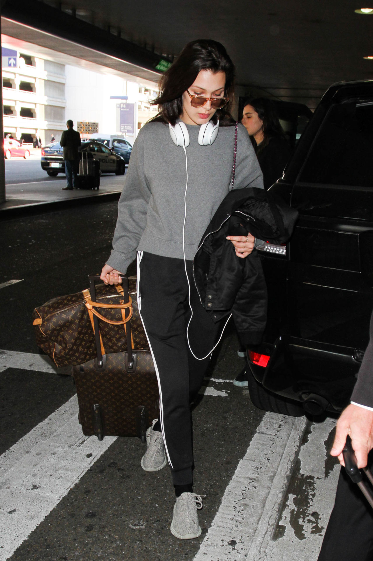 bella-hadid-501832110