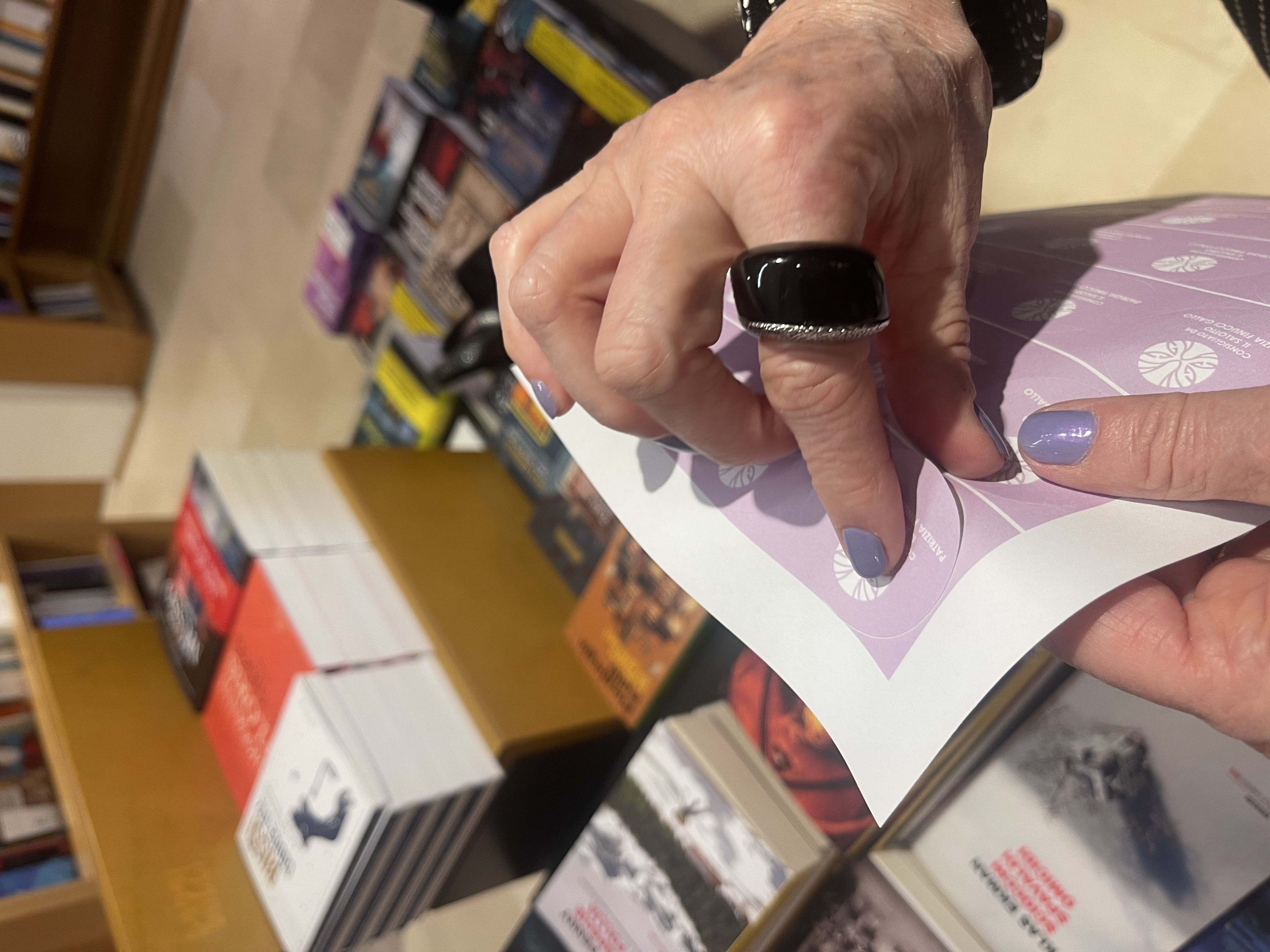 libri al salotto di patrizia finucci gallo con Marcello Simoni 
