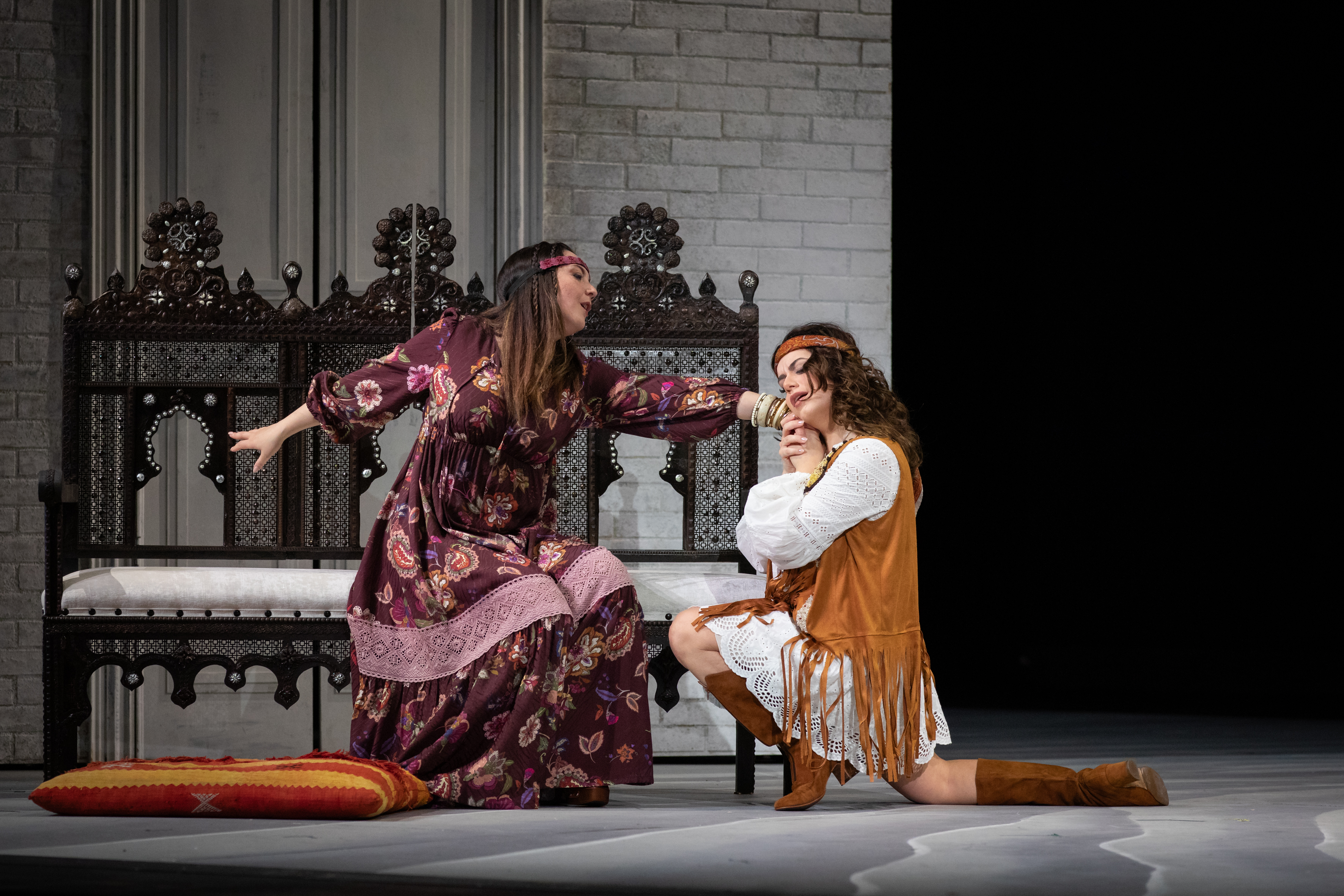 1 Sicilia (Fiordiligi) e Di Sauro (Dorabella)_TCBO_2025-05-18_Così_fan_tutte_Antepiano_D4_9064_©Andrea-Ranzi