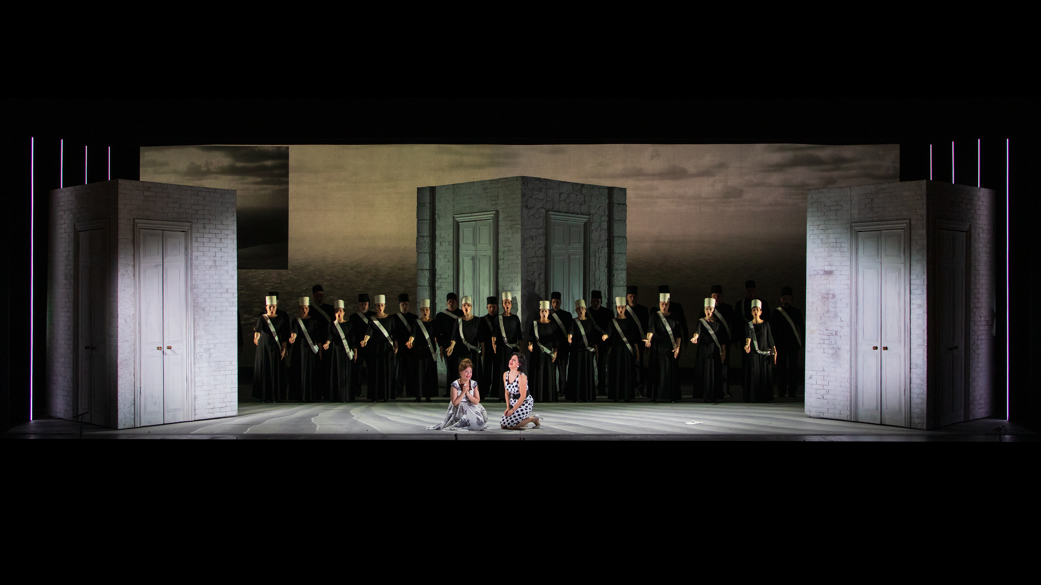 2 TCBO_2025-05-22_Così_fan_tutte_Generale_1Cast_D4_0224_©Andrea-Ranzi