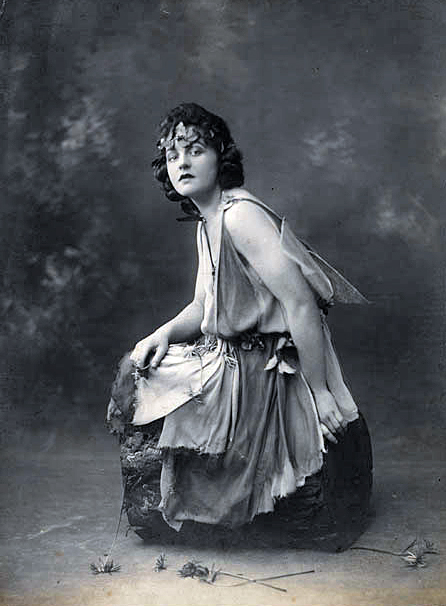 La scrittrice PL_Travers autrice di Mary Poppins